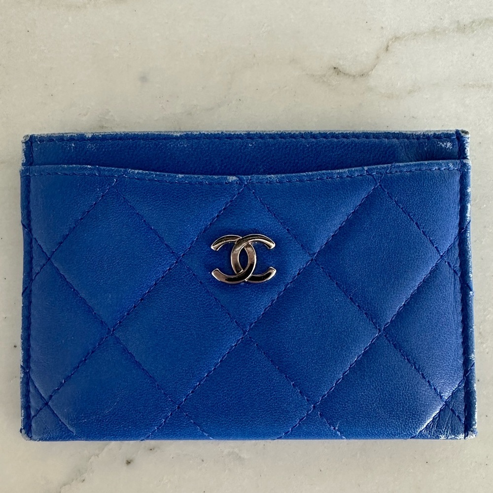 Vintage CHANEL cardholder in blue lambskin